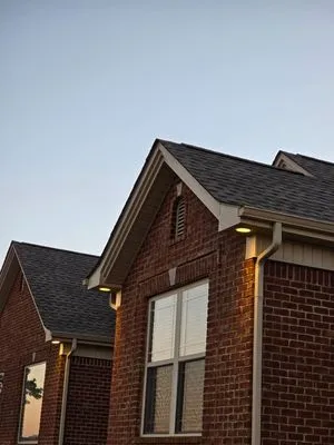 Thoroughbred Roofing Logo