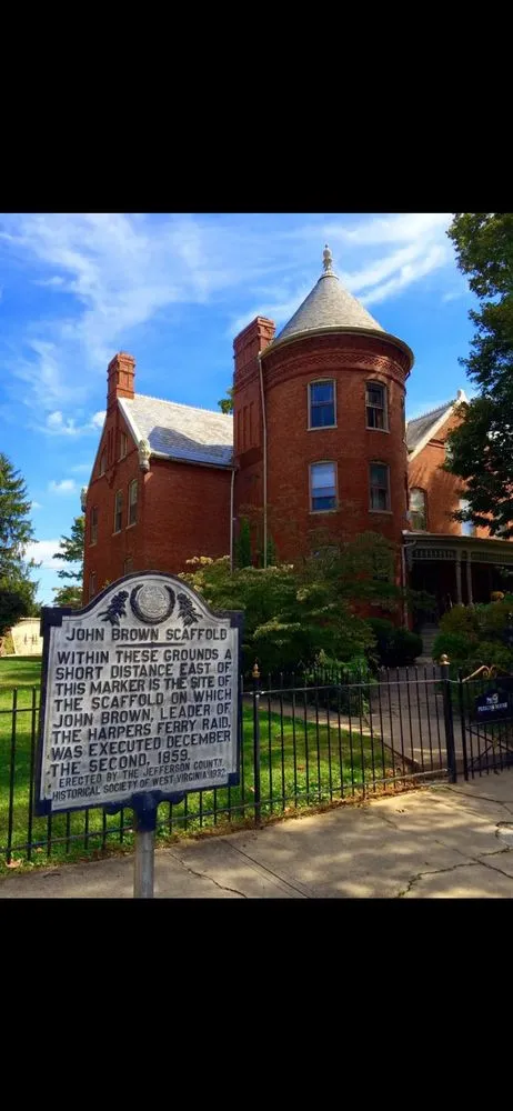 Slide of Threadgill Professional Roofing