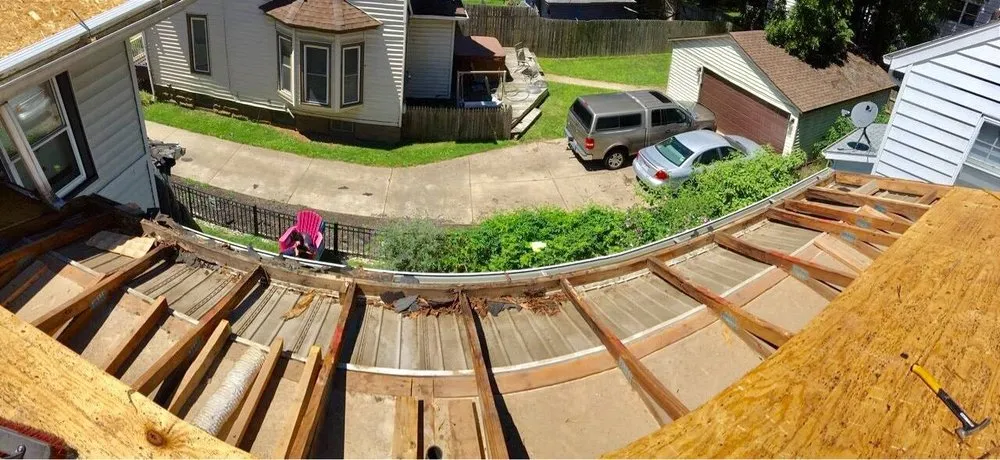 Slide of Three Amigos Roofing