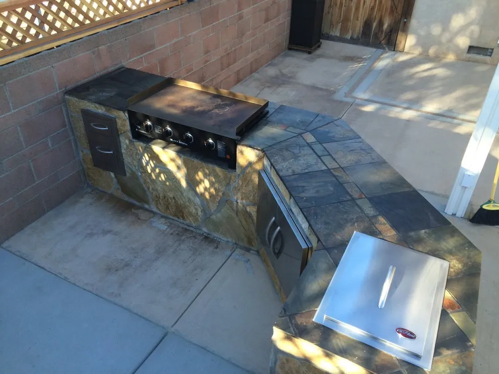 Slide of Three R Builders