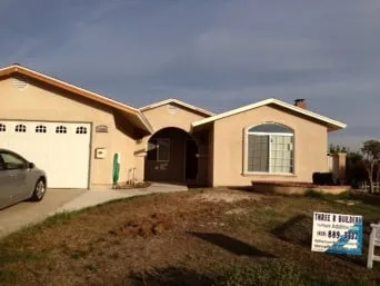 Slide of Three R Builders