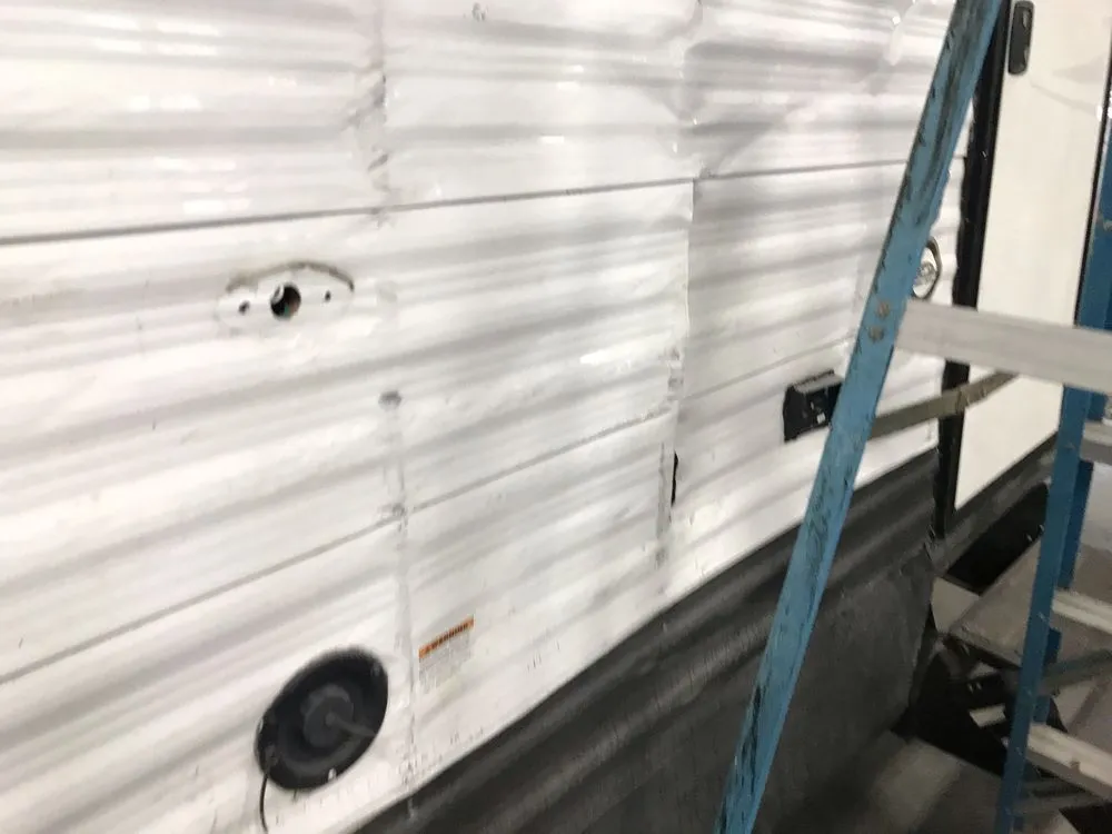 Slide of Threeguys Rv Repair