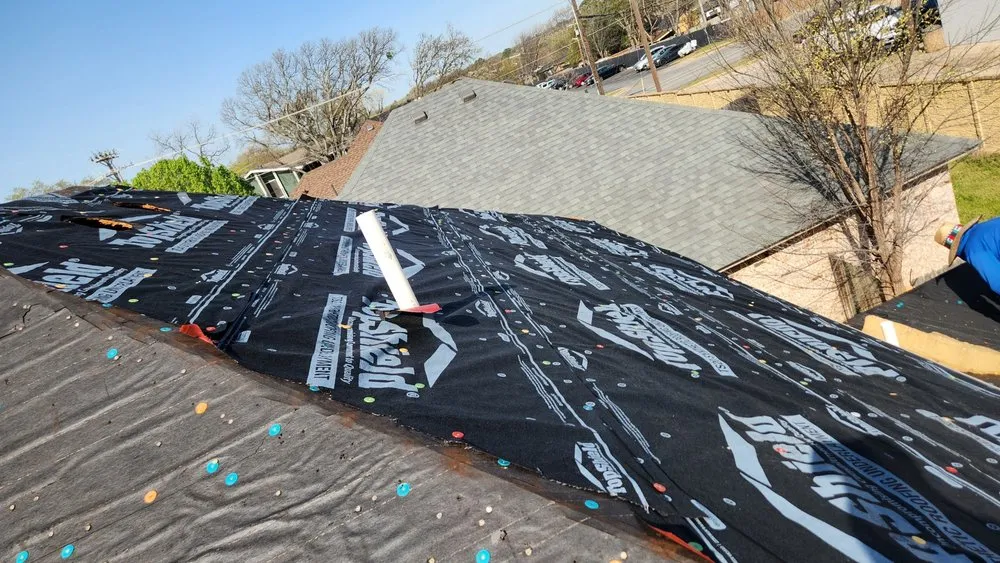 Slide of Thunder Roofing and Construction