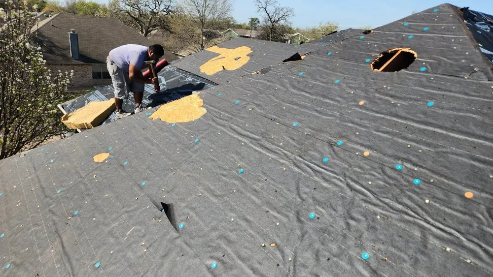 Slide of Thunder Roofing and Construction