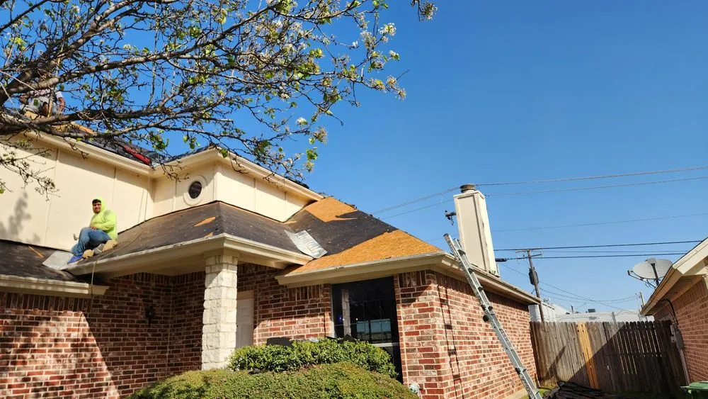 Slide of Thunder Roofing and Construction