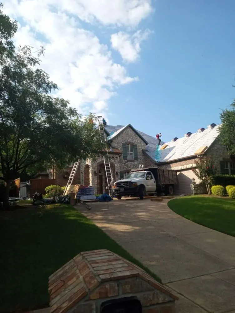 Slide of Thunder Roofing and Construction