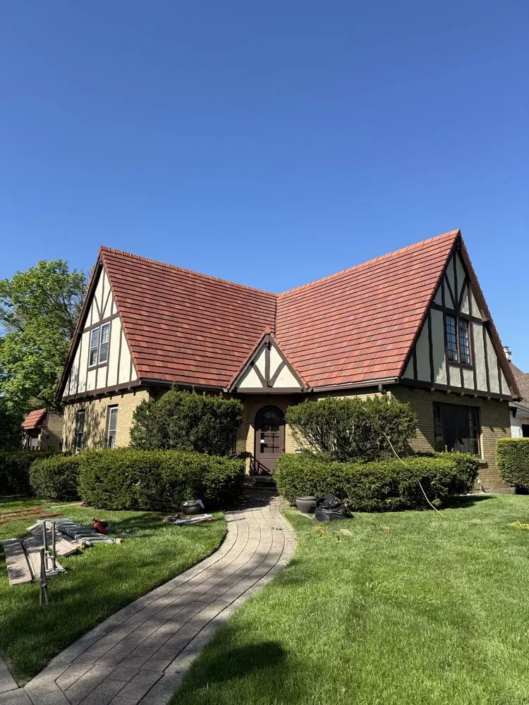 Reliable residential roofing service in St Charles, IL by Thunderbolt Construction