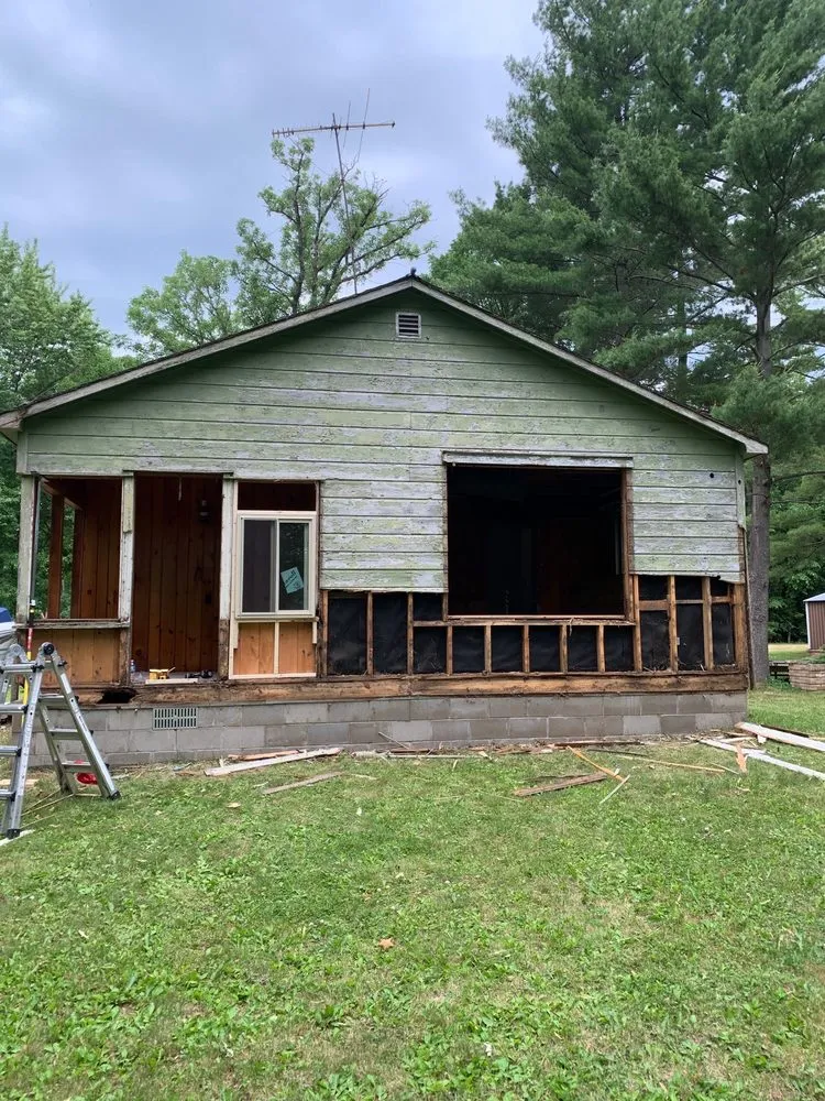 Slide of Thunderstruck Exteriors