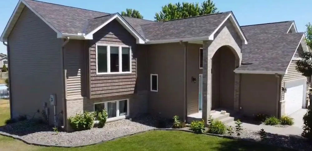 Slide of Thunderstruck Exteriors