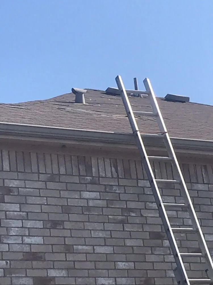 Slide of Thunderstruck Roofing & Const.