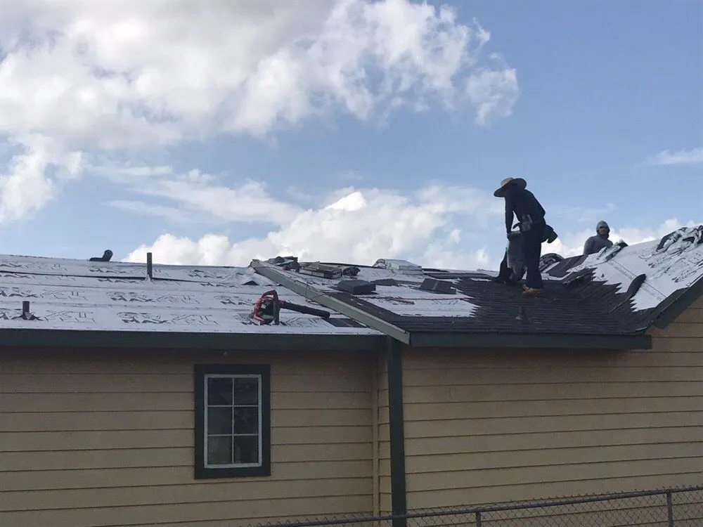 Slide of Thunderstruck Roofing & Const.