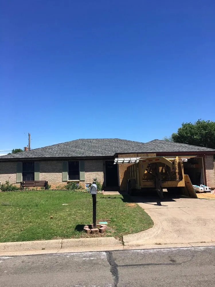 Slide of Thunderstruck Roofing & Const.