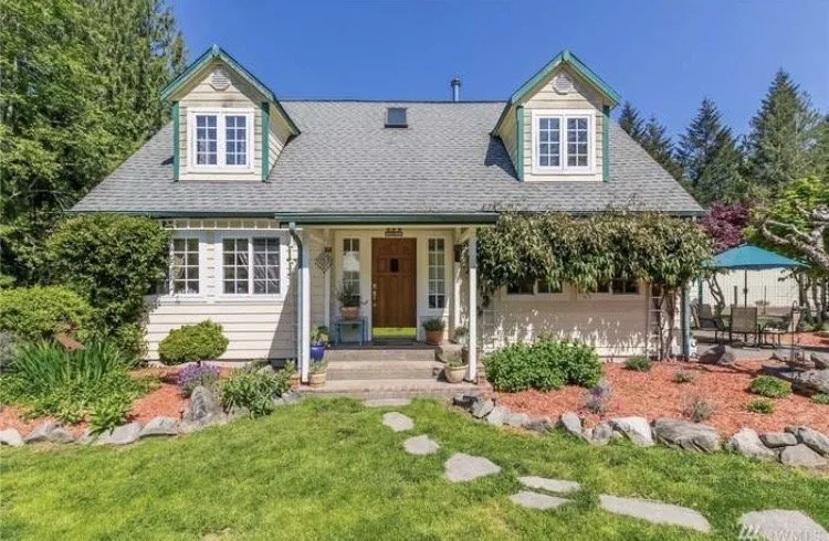 Slide of Thurston Roofing & Construction