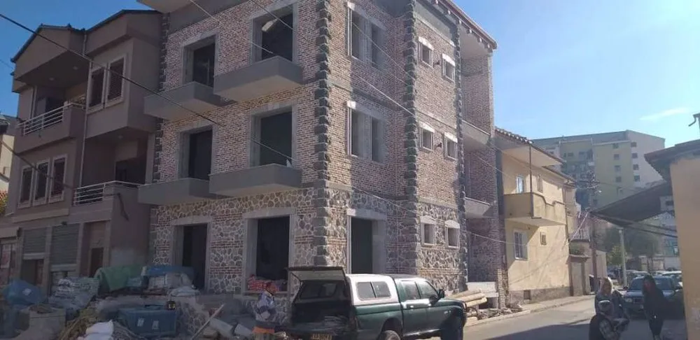 Slide of Tim & Tony Construcion