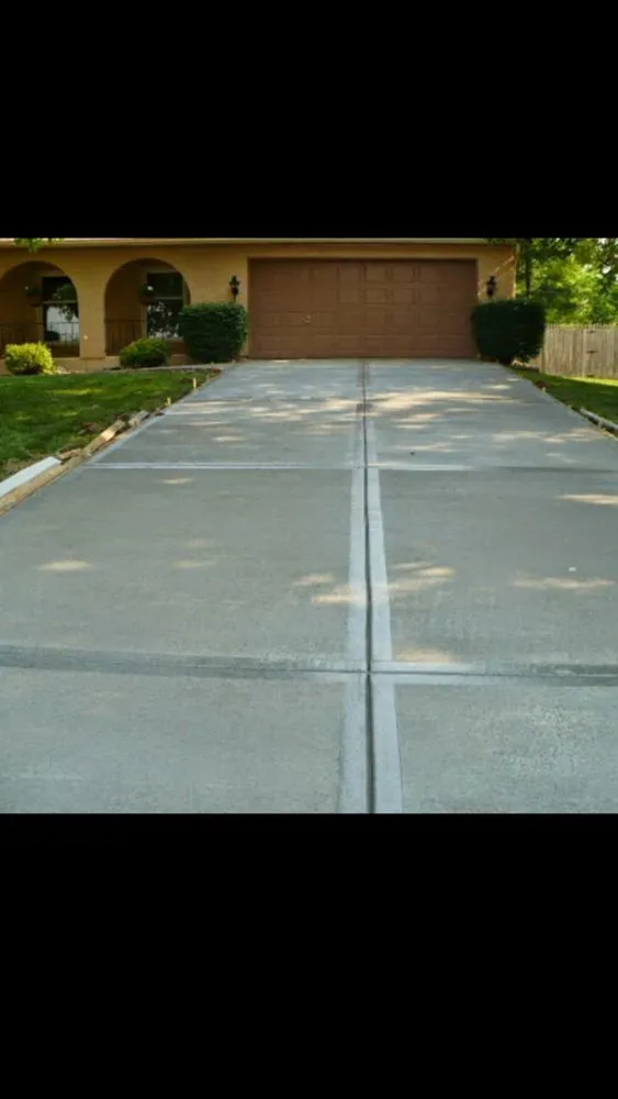 Slide of Tim & Tony Construcion