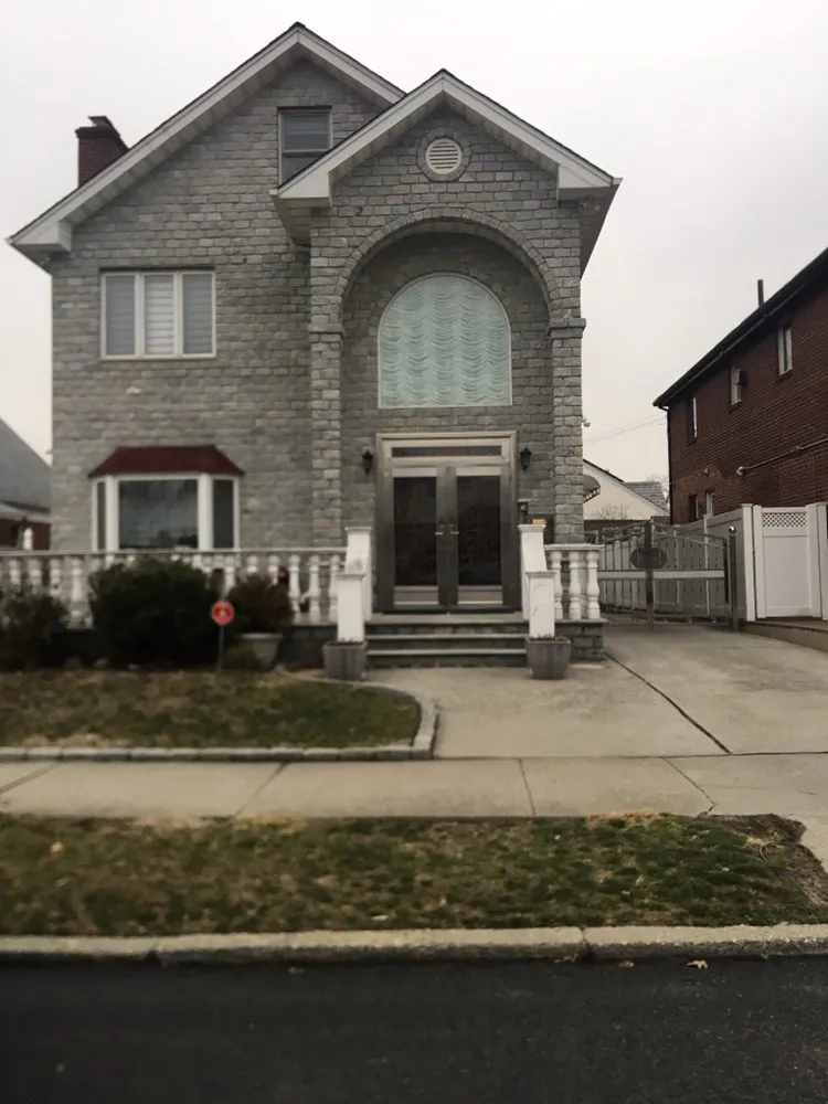 Slide of Tim & Tony Construcion