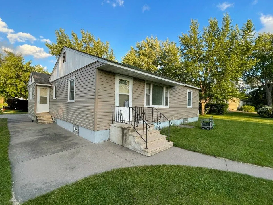 Slide of Timberline Roofing & Contracting