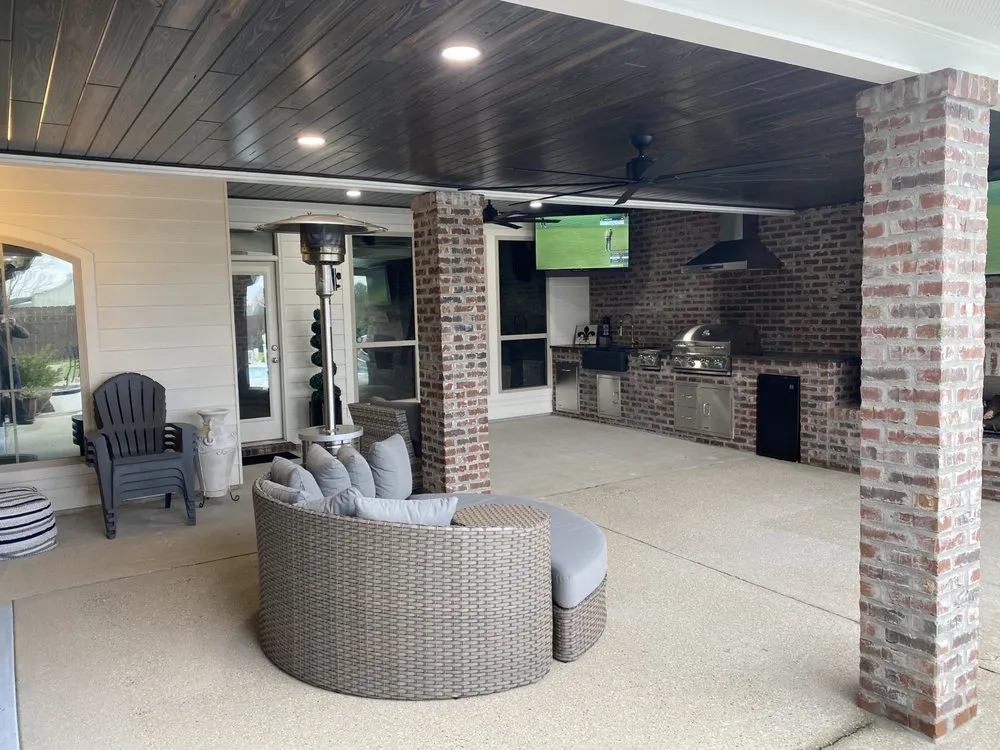 Local flat roof repair in St Amant, LA by TKO Construction Solutions