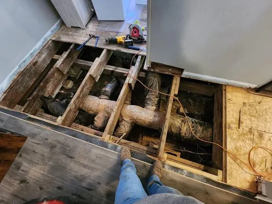 T&M Construction Enterprises Logo