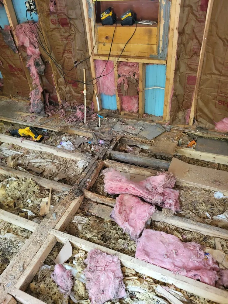 Slide of T&M Handyman