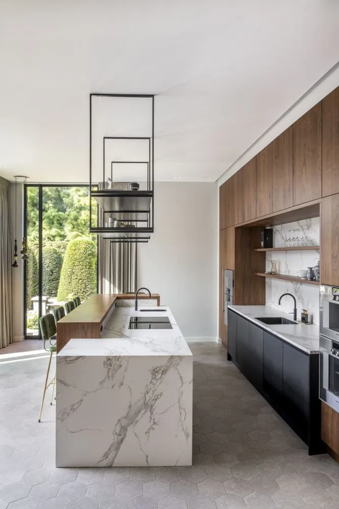 Slide of TM International Construction