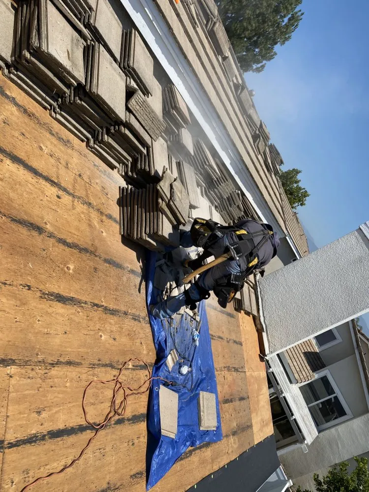 Slide of TMT CONSTRUCTION