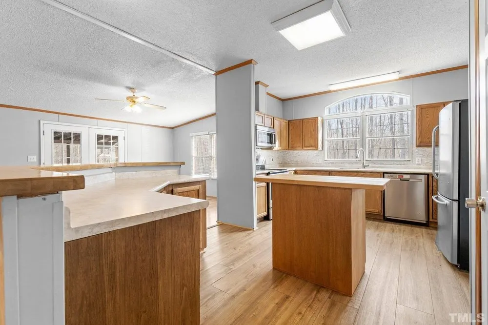 Slide of T&N Building Solutions