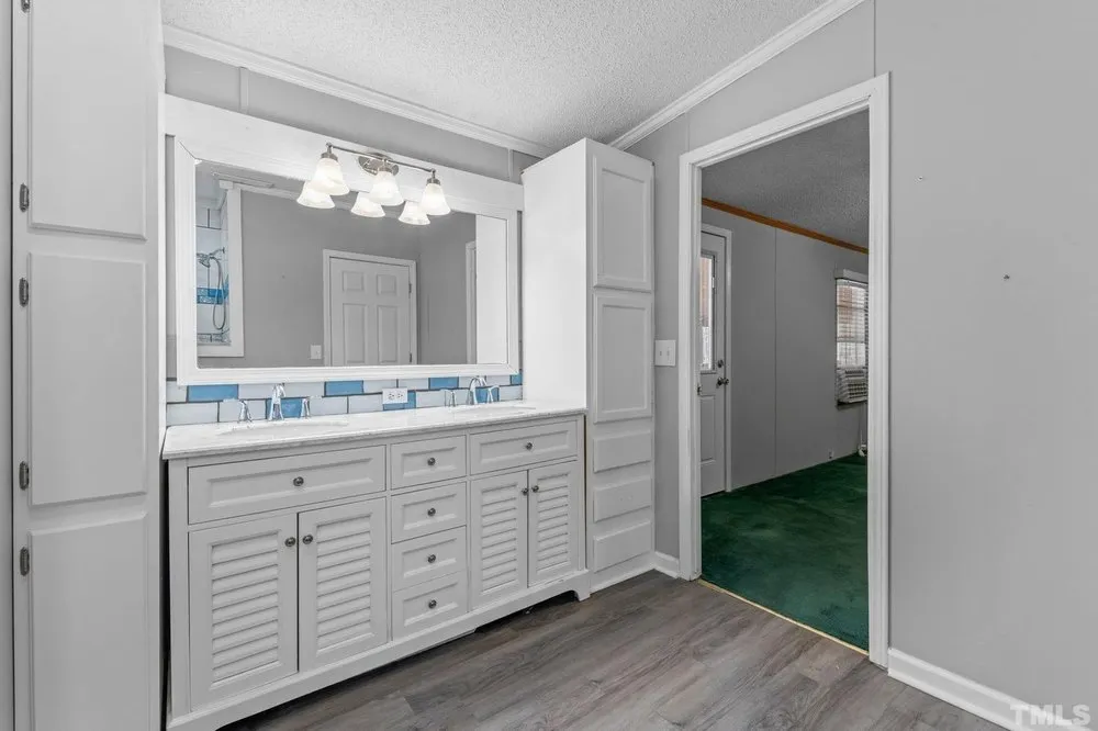 Slide of T&N Building Solutions