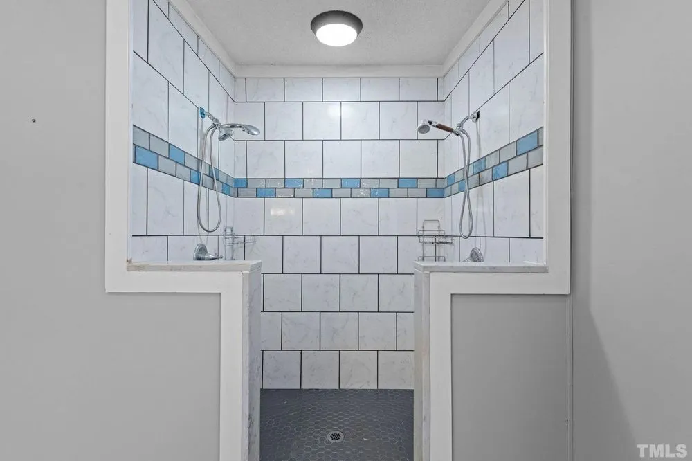 Slide of T&N Building Solutions