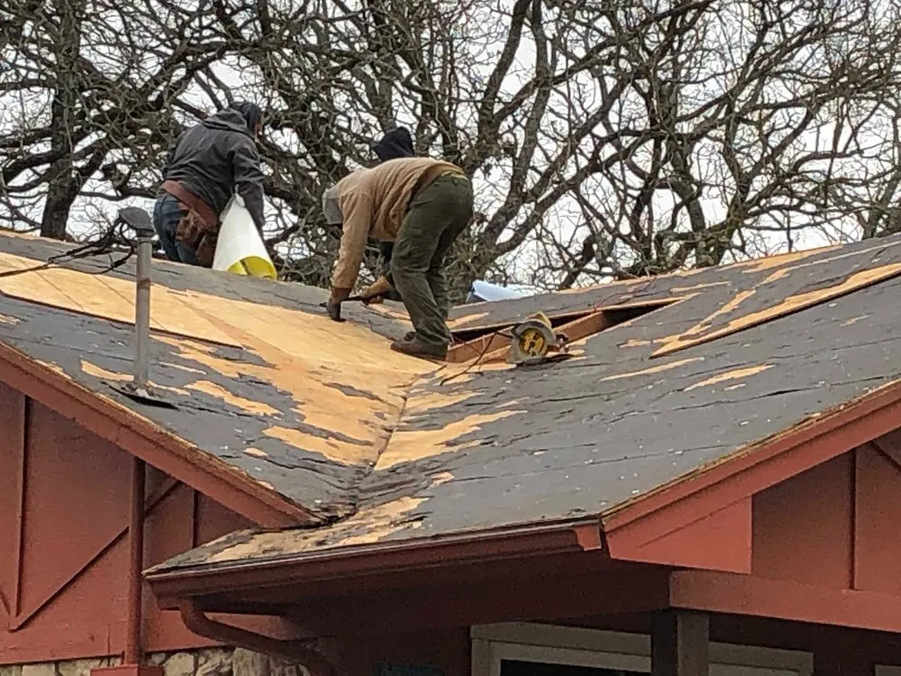 Slide of TNT Contracting & Roofing