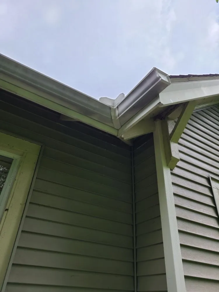 Slide of TNT Painting And Pressure Washing