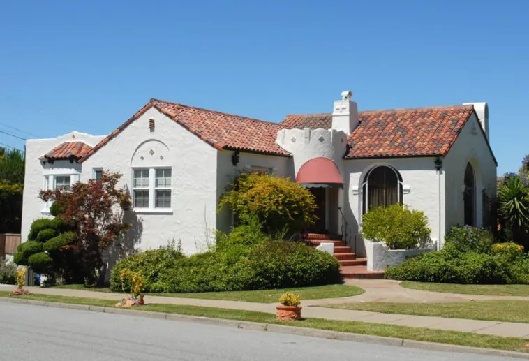 Slide of Tom Curry Roofing & Waterproofing