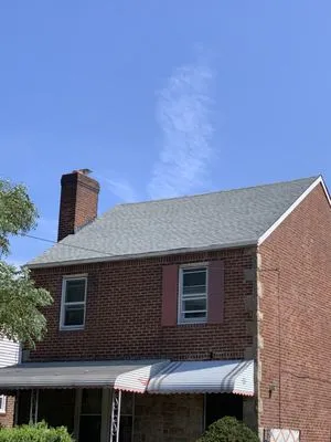 Tom Holden Roofing Logo