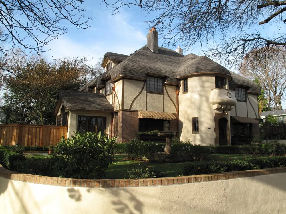 Slide of Tom Leach Roofing