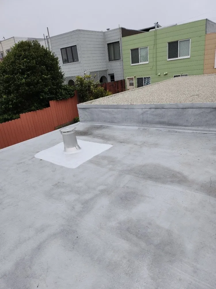 Slide of Tom Lee Roofing