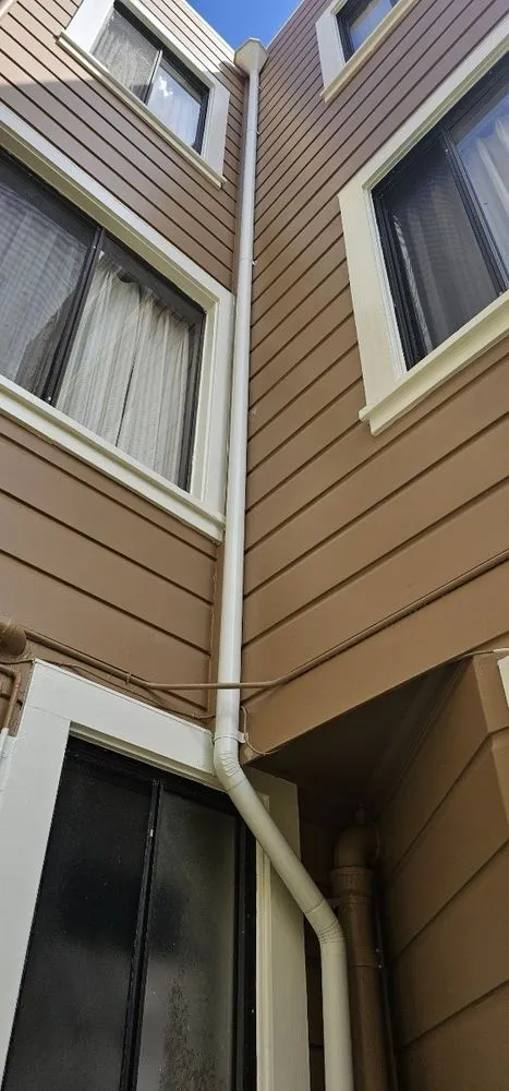 Slide of Tom Lee Roofing