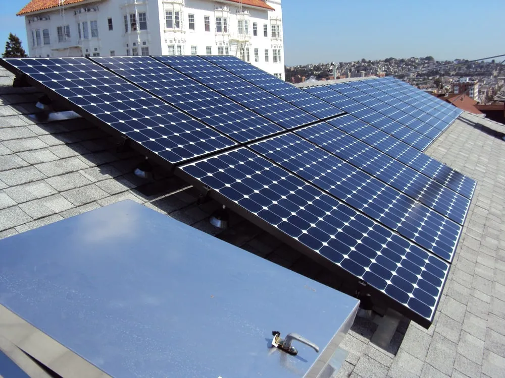 Slide of Tom Lee Roofing