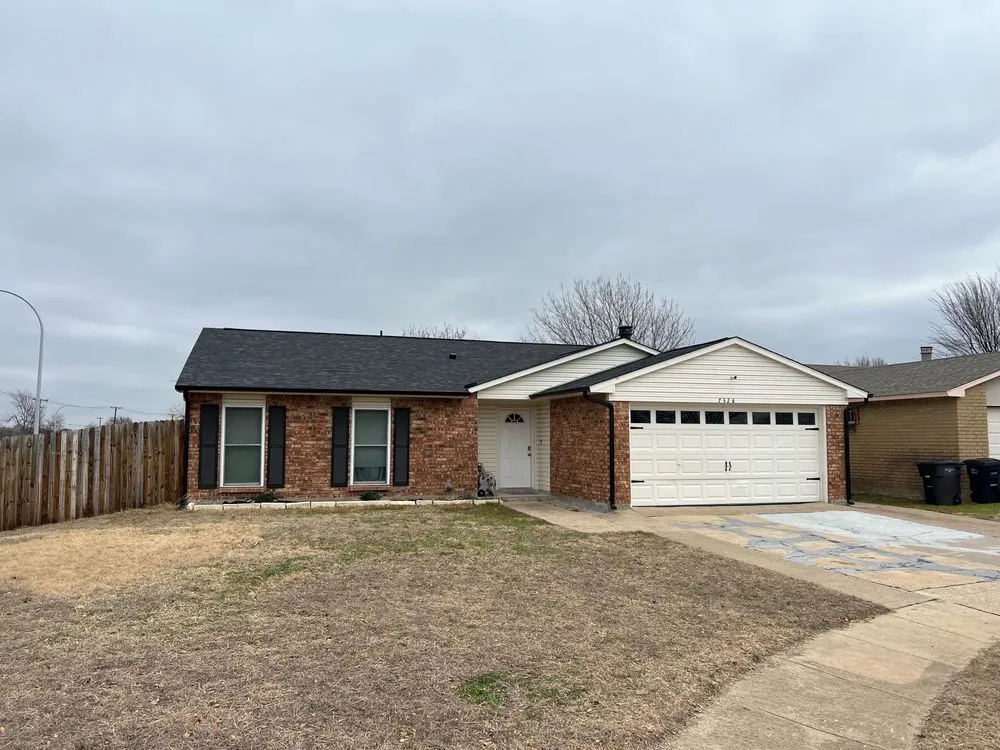 Slide of Tomahawk Roofing