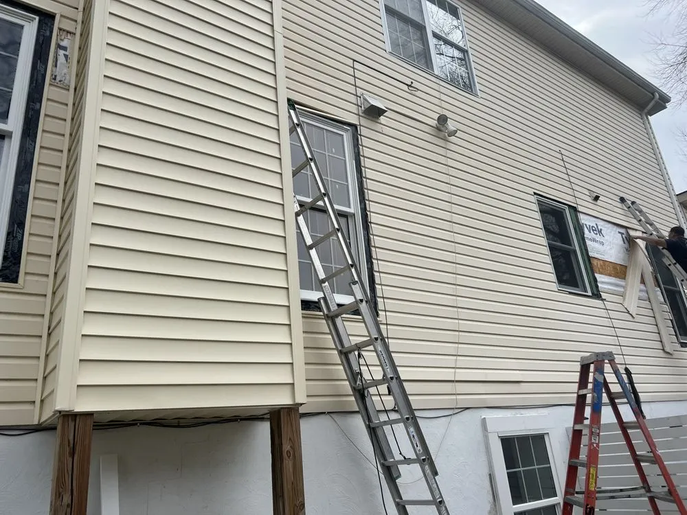 Slide of Tomas Construction