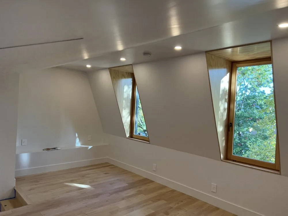 Slide of Tomas Construction