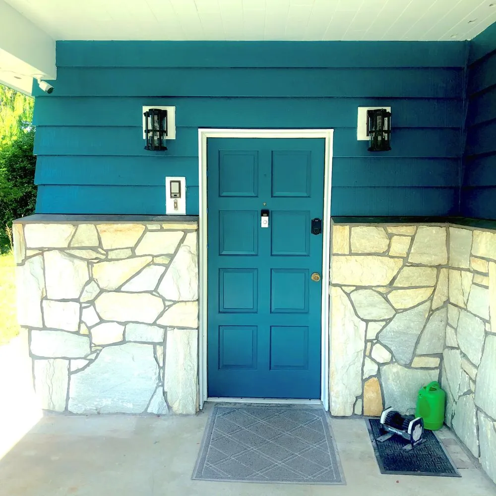 Slide of Tomas G Construction