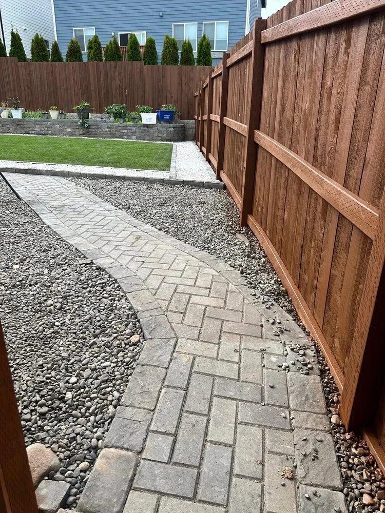 Slide of Tomas G Construction