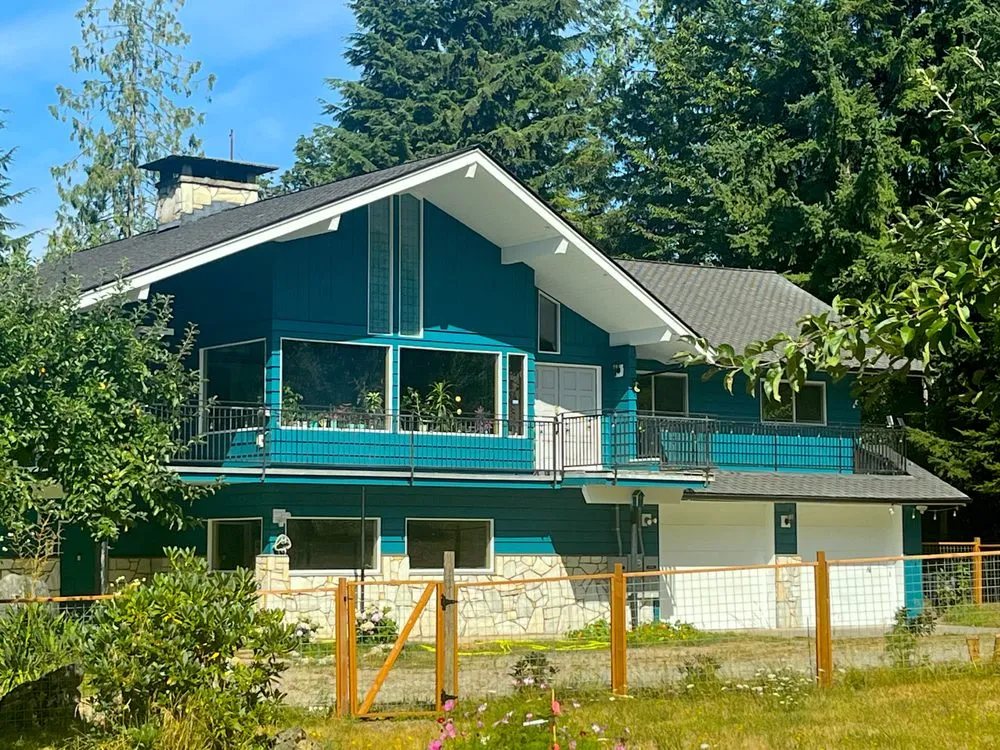 Slide of Tomas G Construction