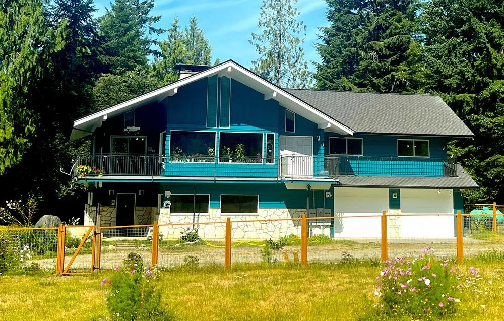 Slide of Tomas G Construction