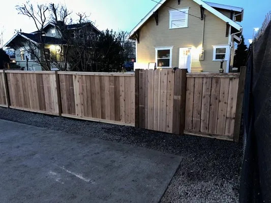 Tomas G Construction Logo