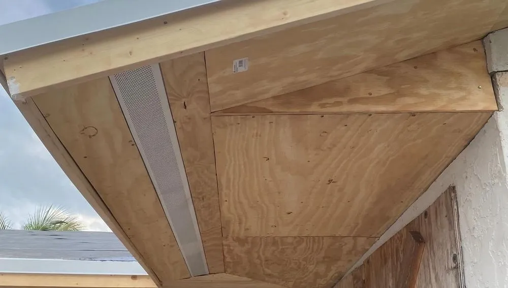 Slide of Tomas Roofer