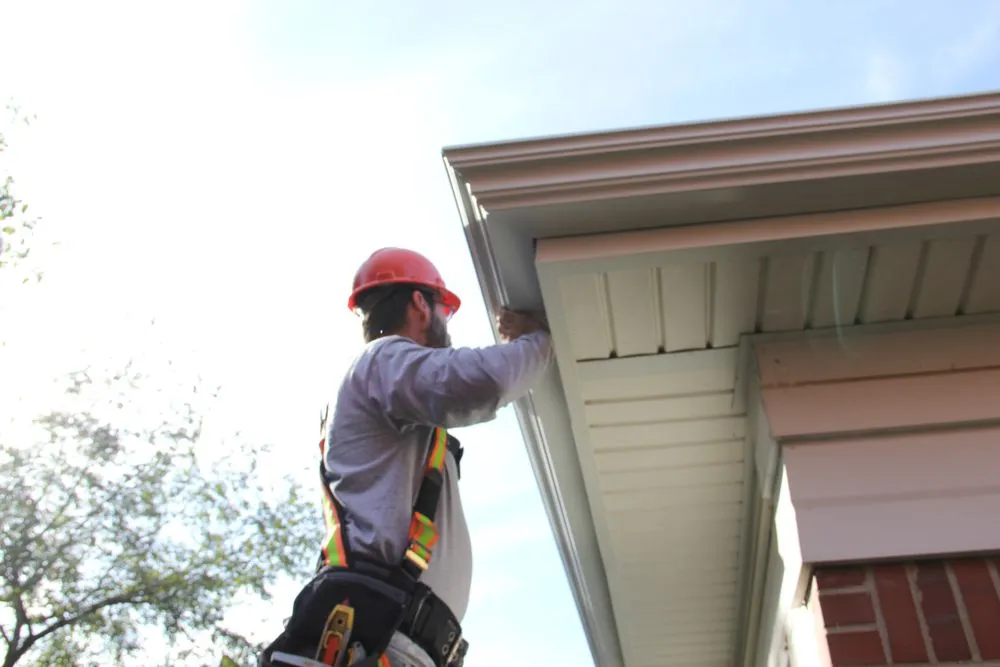 Slide of Tommy's Roof & Gutter Cleaning Service