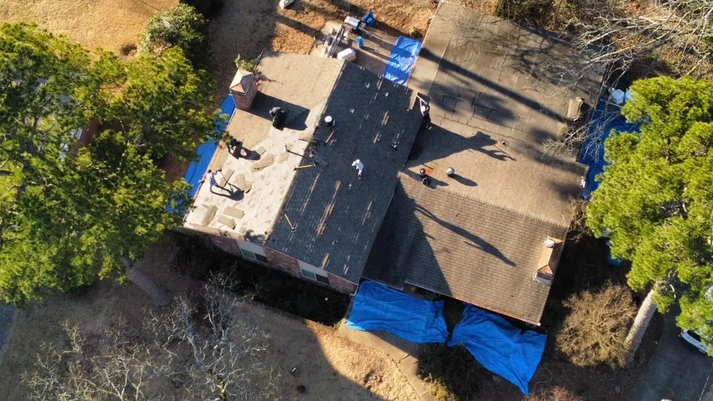 Slide of Tommy's Roof & Gutter Cleaning Service