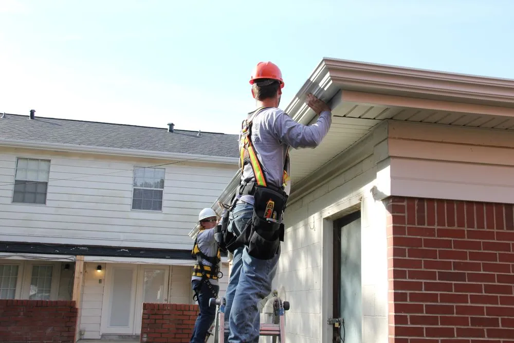 Slide of Tommy's Roof & Gutter Cleaning Service