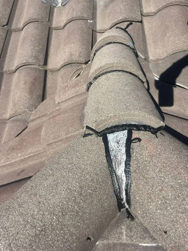 Slide of Tommy´s Roofing